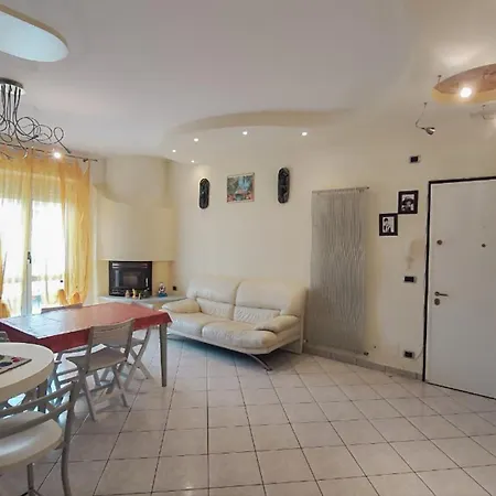 Bruxelles Apartment, A 2 Passi Dal Mare Rif A441 Apartmán *