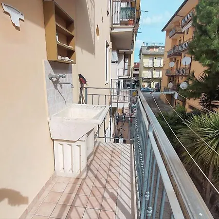 Bruxelles Apartment, A 2 Passi Dal Mare Rif A441