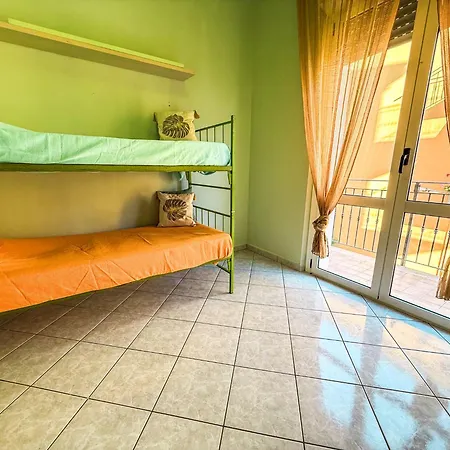 Bruxelles Apartment, A 2 Passi Dal Mare Rif A441 Апартаменты